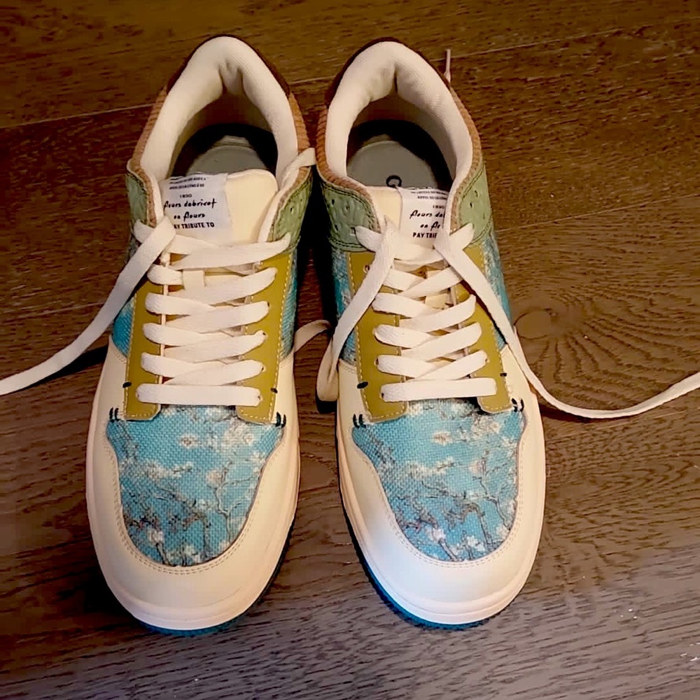 Brand new sneakers Galartsy 35